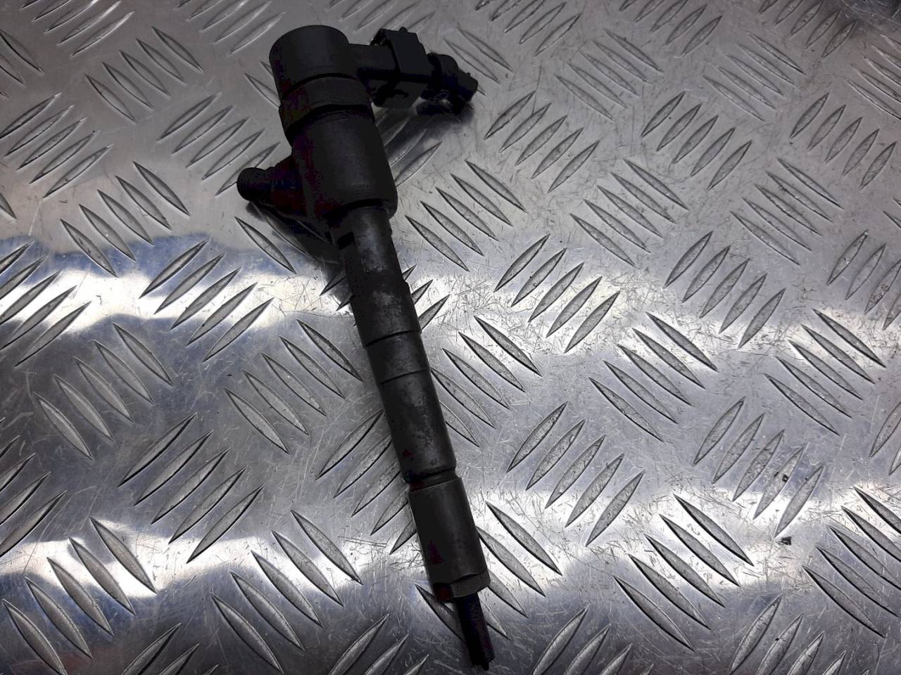 форсунка Fiat Punto 2 поколение 2003, 1.3 л., JTD, 445110083 - фото №1