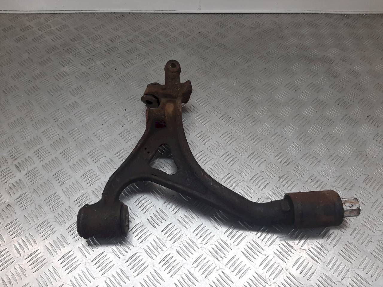 рычаг передний правый Mercedes-Benz M-Класс W163 2001, 2.7 л., CDi - фото №1