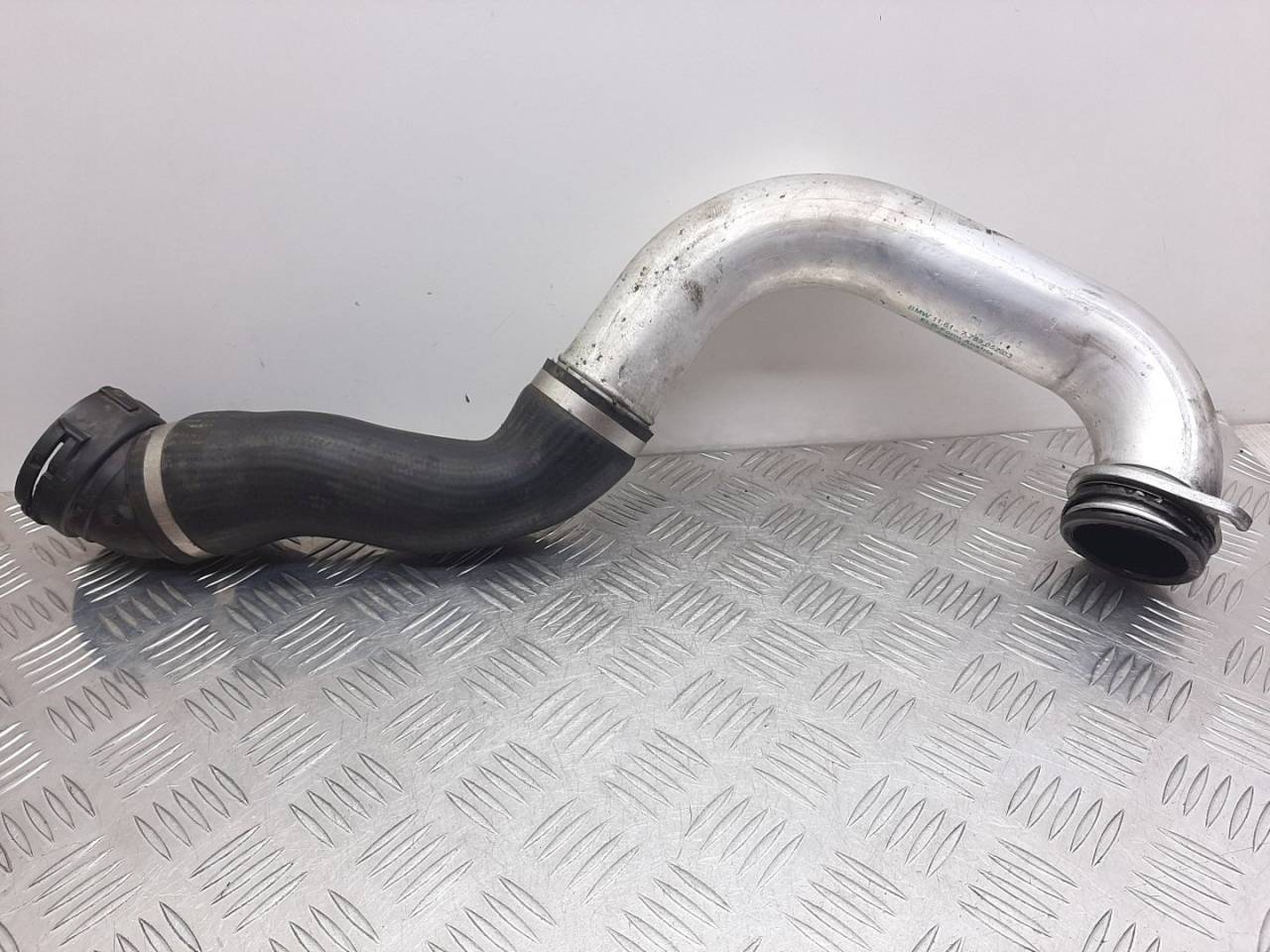 патрубок интеркулера BMW 5 серия E60/E61 2004, 2.5 л., TD, 7789052-03 - фото №1