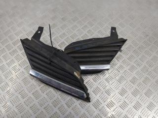 решетка радиатора Nissan Almera Tino V10 2003, 2.2 л., DCi, минивэн