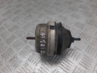 подушка крепления двигателя Volkswagen Passat B5 2000, 1.8 л., i, бензин, -, 8D0199379J