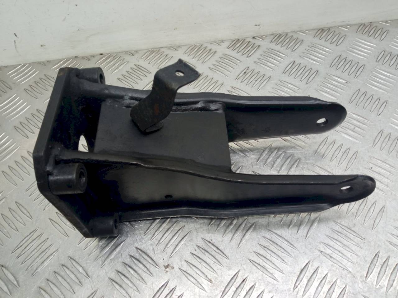 кронштейн двигателя Mercedes-Benz Vito W638 1998, 2.3 л., TD, A6012200407 - фото №1