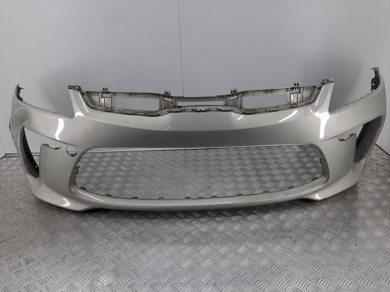 бампер передний Kia Rio 4 поколение 2019, 86511-H0000 - фото №1