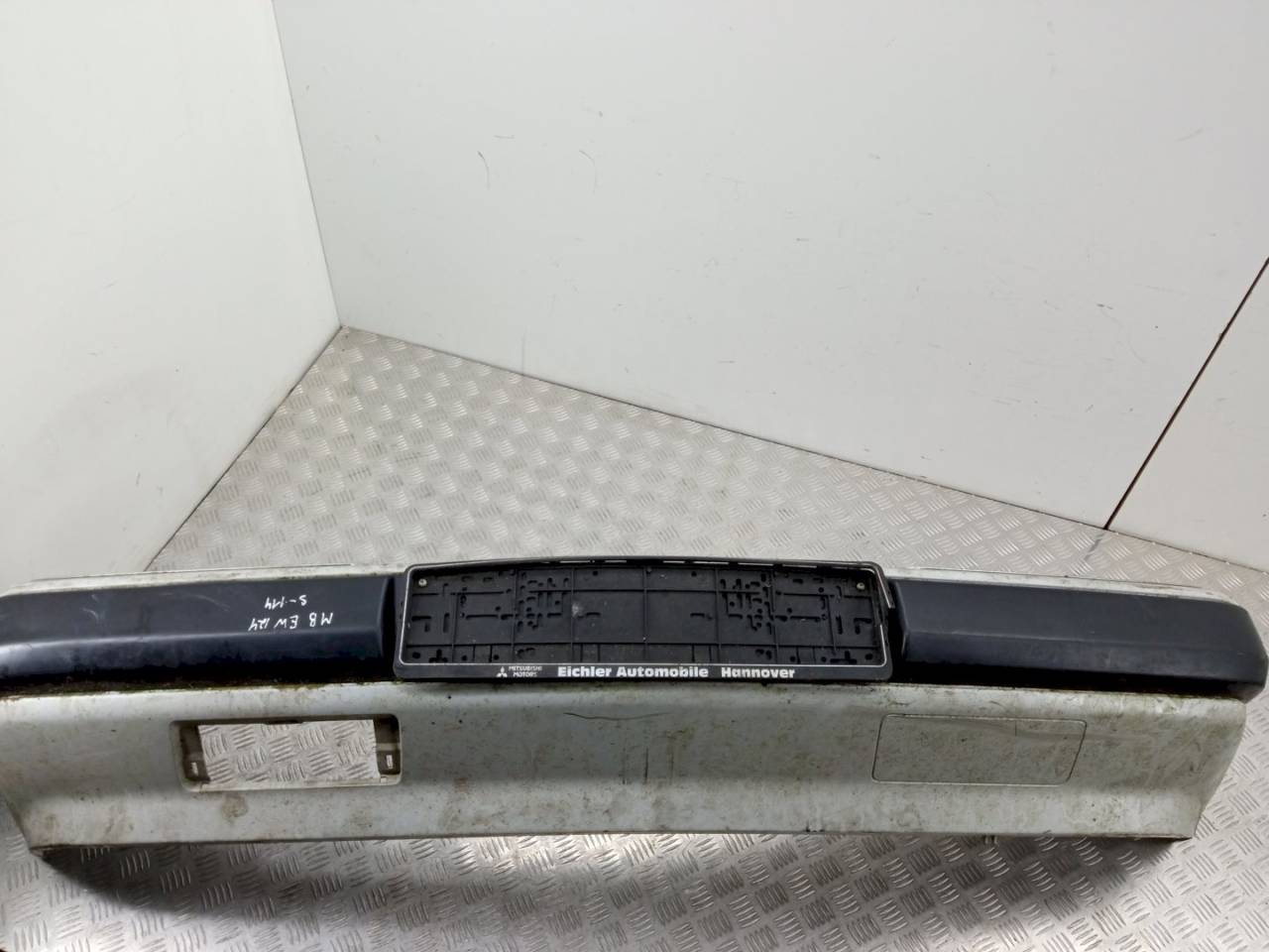 бампер передний Mercedes-Benz E-Класс W124 1988 - фото №1