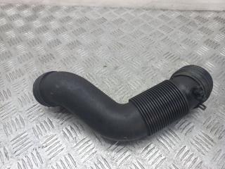 патрубок воздушного фильтра Volkswagen Caddy 3 поколение 2010, 2.0 л., SDi, 1K0129684A