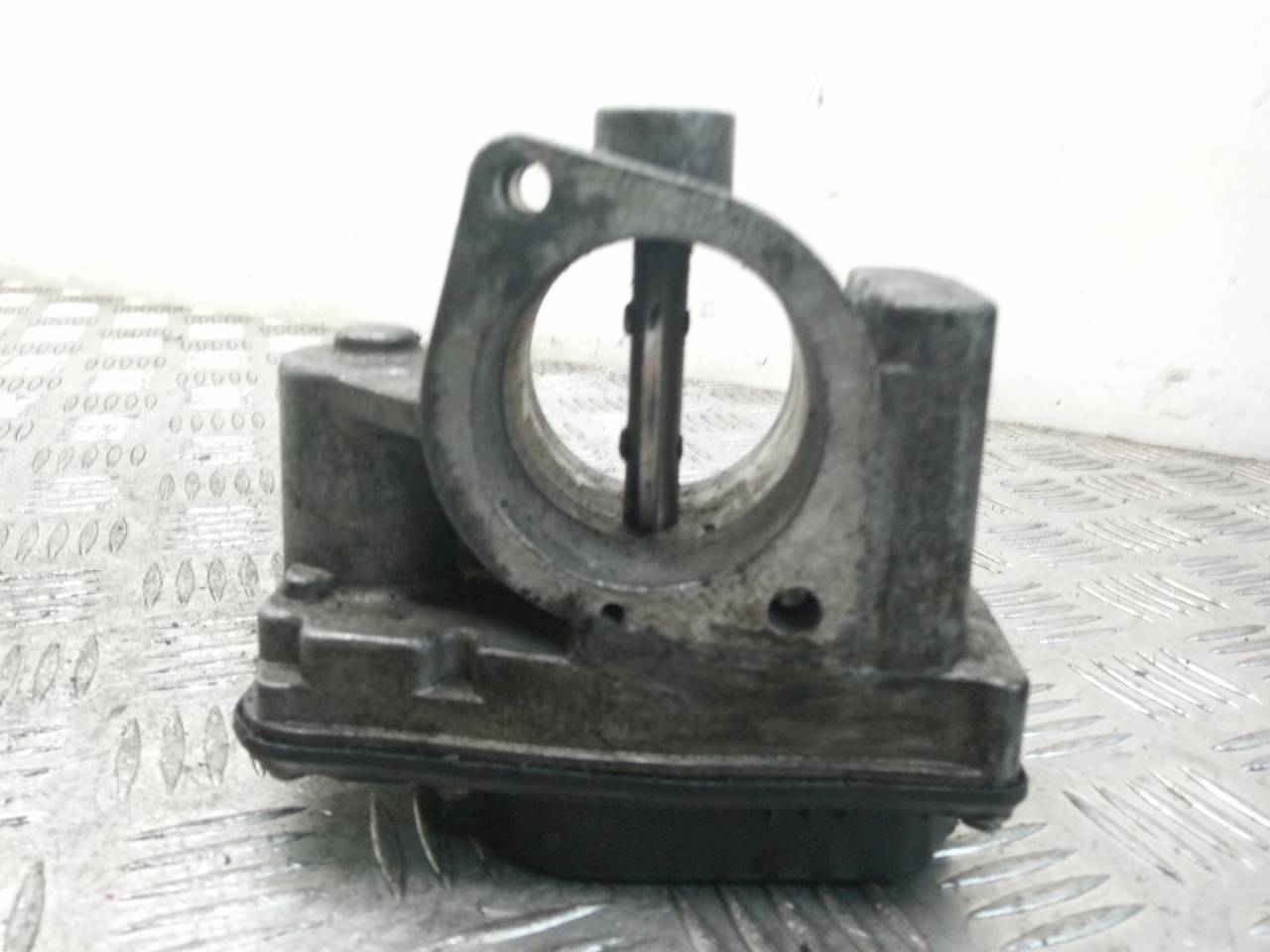 заслонка дроссельная Mercedes-Benz CLK-Класс W208/A208 1998, 2.3 л., i - фото №1