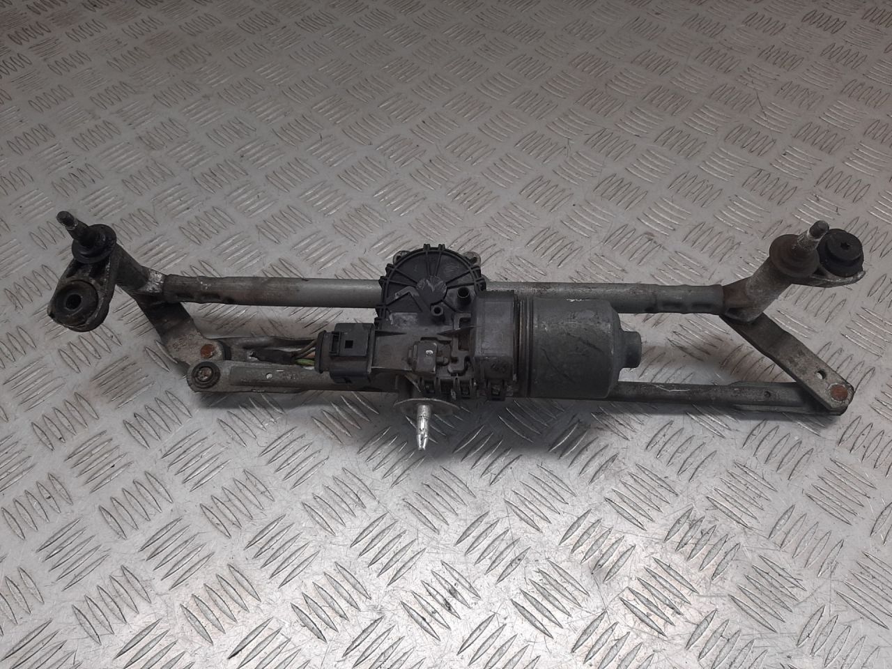 механизм стеклоочистителя (трапеция дворников) Volkswagen Polo 5 поколение 2010, 1.2 л., CGPA, бензин, 6R1955023B - фото №1