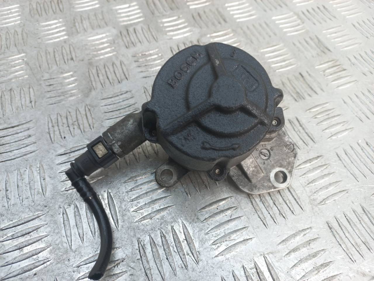 насос вакуумный Citroen C5 1 поколение 2004, 2.0 л., HDi, D143-IC1705K - фото №1