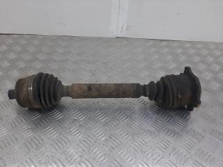 полуось передняя левая (приводной вал, ШРУС) Volkswagen Passat B5 2000, 1.8 л., i, бензин, -