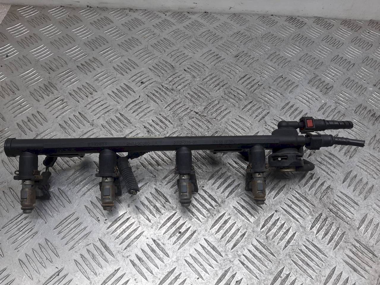 топливная рампа Ford Fiesta 5 поколение 2005, 1.3 л., i - фото №1