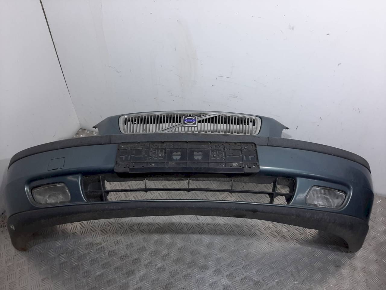 бампер передний Volvo V70 2 поколение 2004, - - фото №1