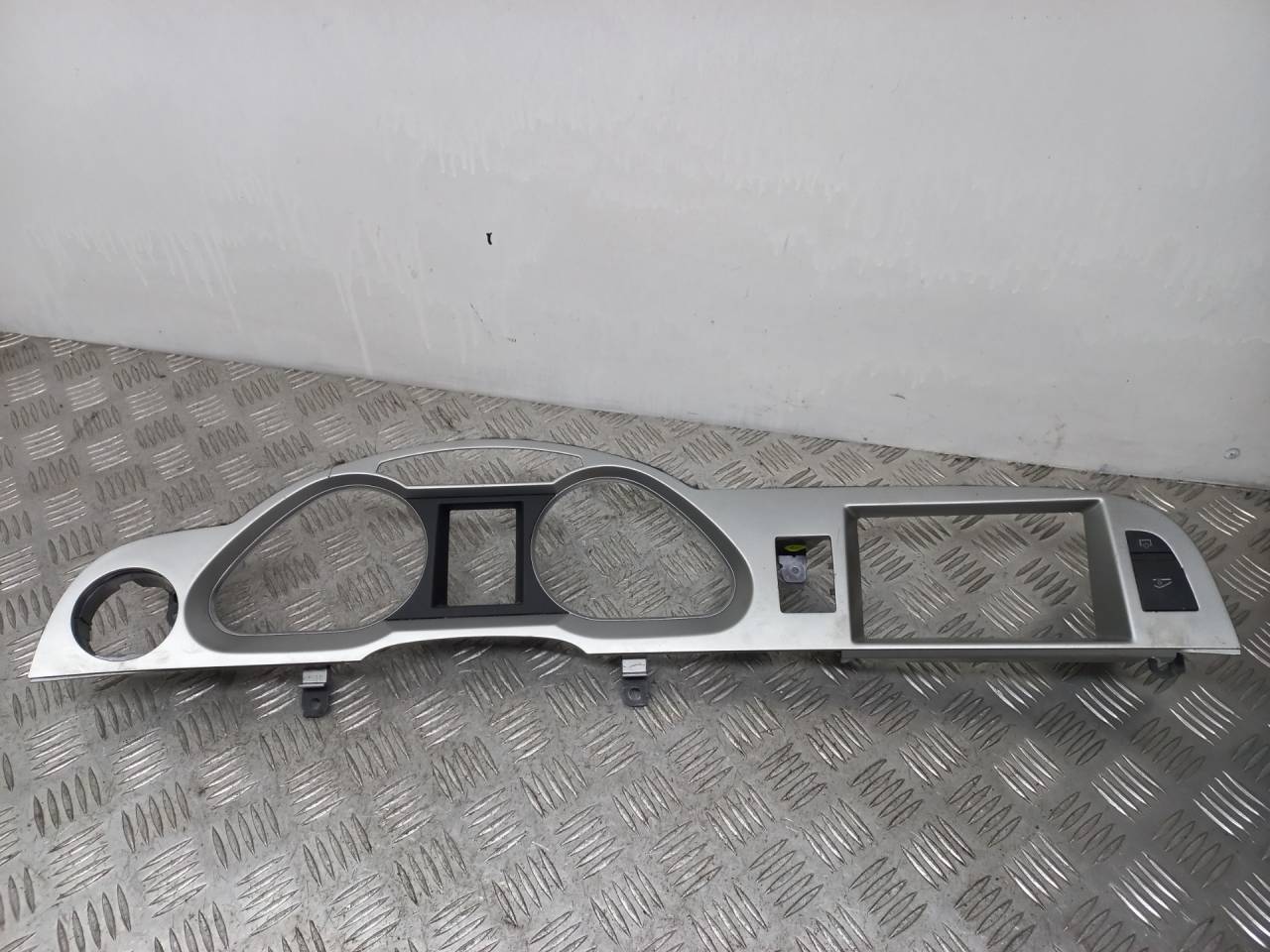 накладка на торпедо (консоль) Audi A6 4F/C6 2007, 2.4 л., BDW, бензин, АКПП, 4F1857115F - фото №1