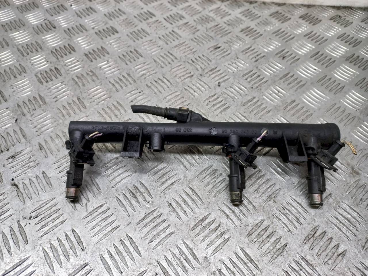 топливная рампа Citroen C5 1 поколение 2004, 2.0 л., i, 9628084680 - фото №1