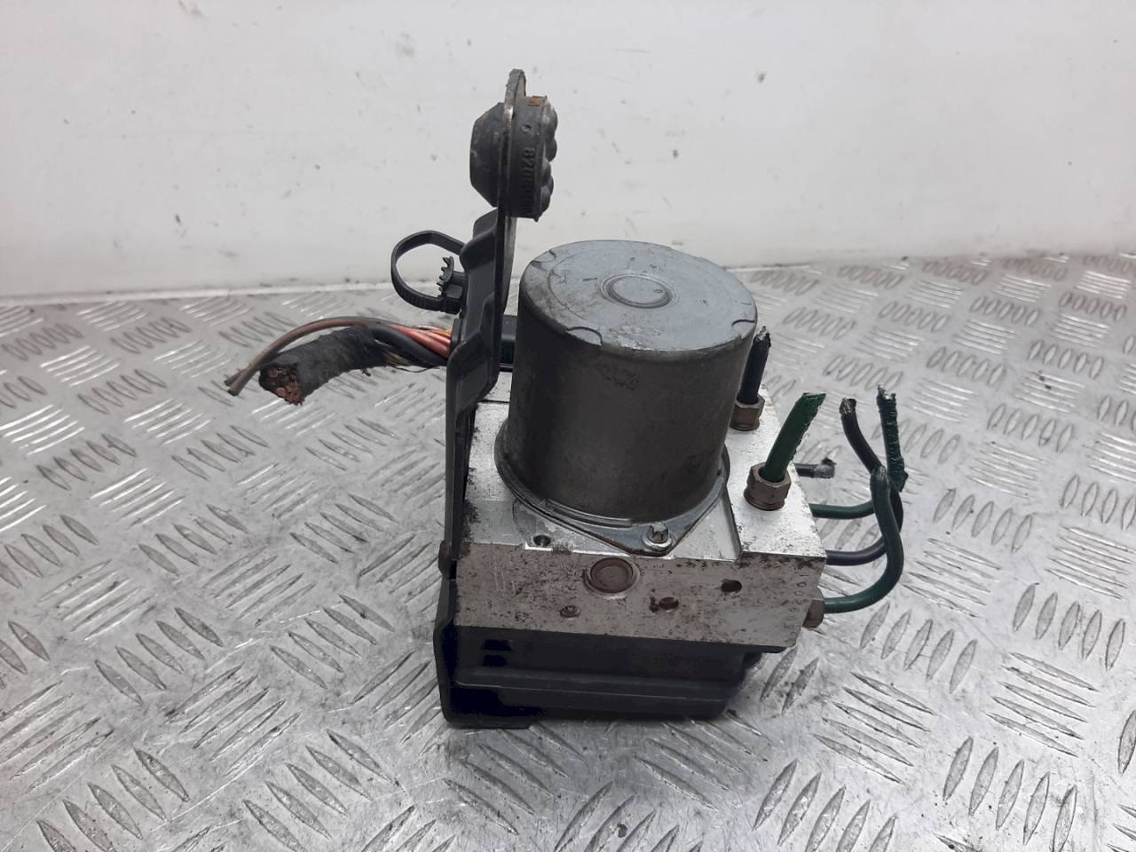 блок ABS Renault Scenic 1 поколение 1999, 1.9 л., DCi, 8200038702 - фото №1