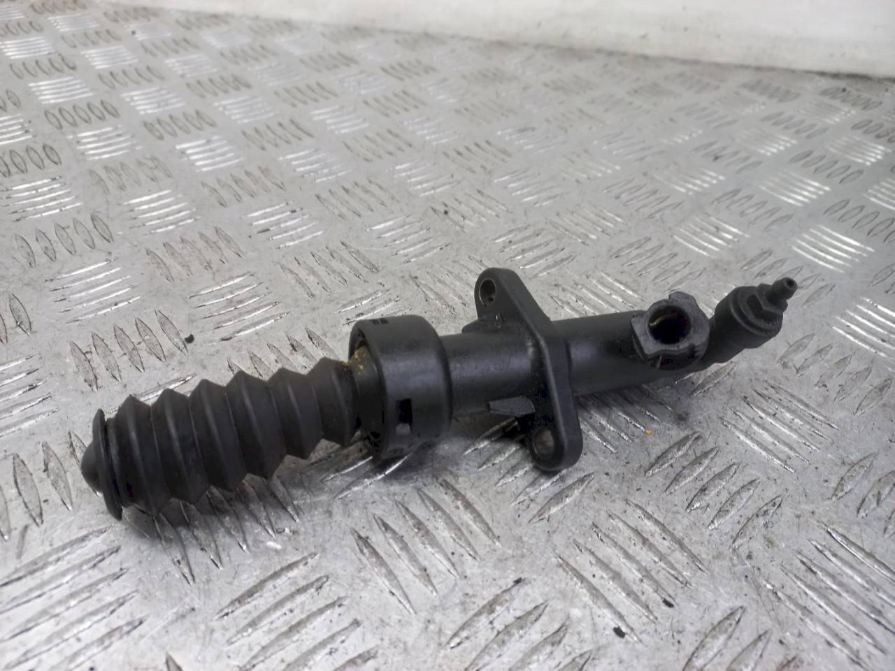 цилиндр сцепления рабочий Peugeot Partner 1 поколение (M49) 2002, 2.0 л., HDi - фото №1