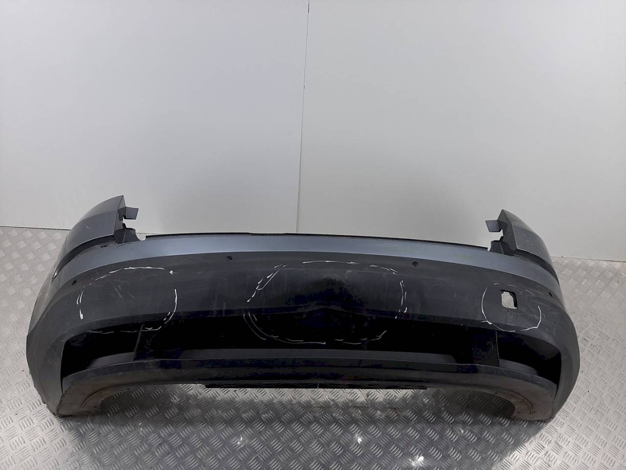 бампер задний Skoda Kodiaq 1 поколение 2021, серый - фото №1