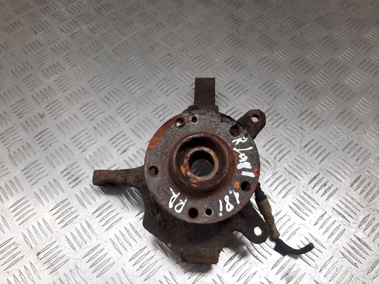 ступица передняя правая Renault Laguna 2 поколение 2005 - фото №1