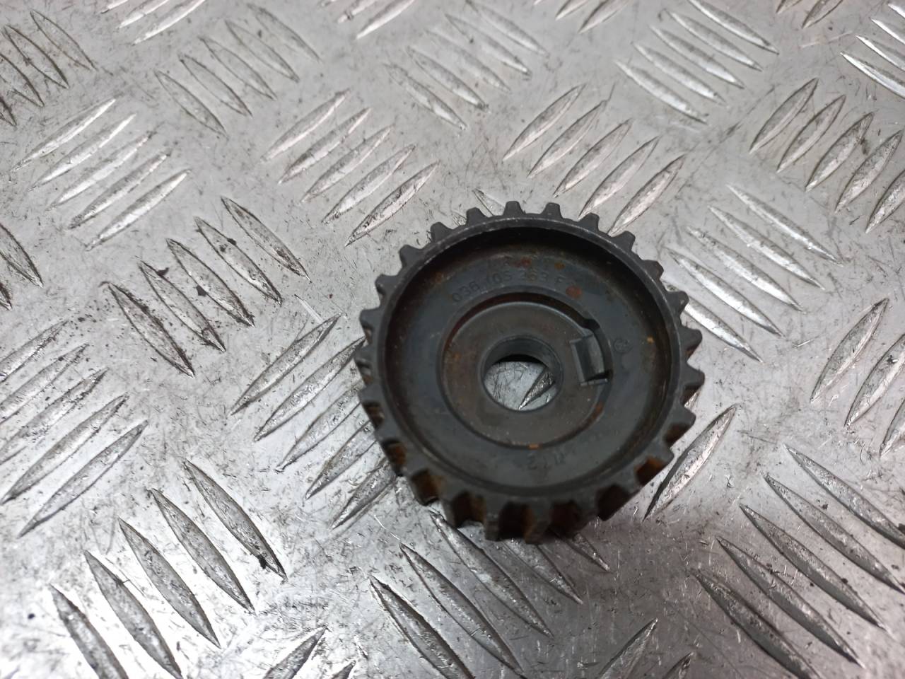 шестерня (звездочка) коленвала Volkswagen Golf 4 поколение 2002, 1.4 л., бензин, 036105263F - фото №1