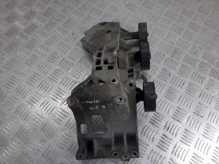 кронштейн генератора Mercedes-Benz B-Класс W245 2006, 1.7 л., i