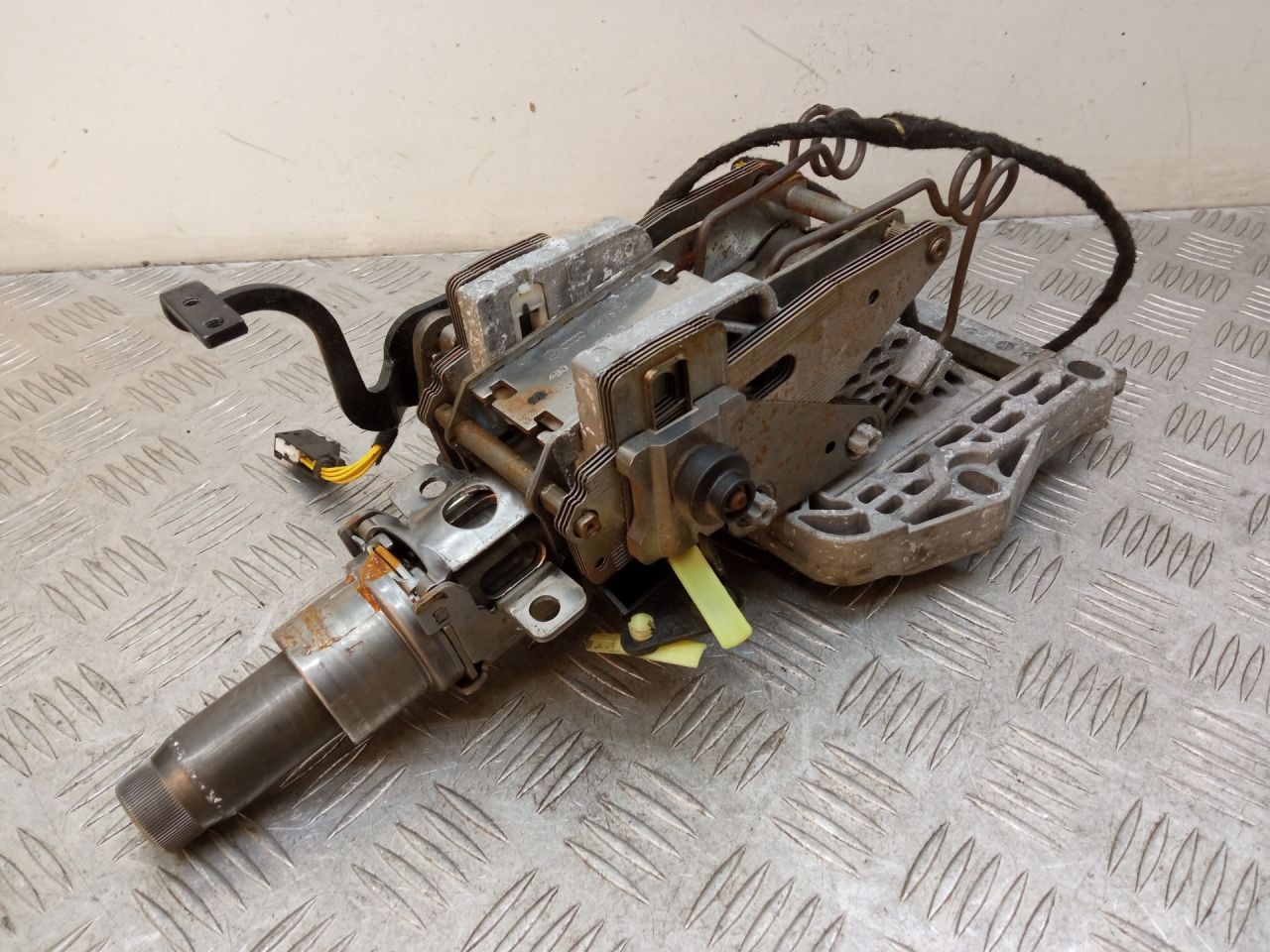 рулевая колонка Audi A6 4B/C5 2000, 2.4 л., ARJ, бензин, 4B0419502A - фото №1