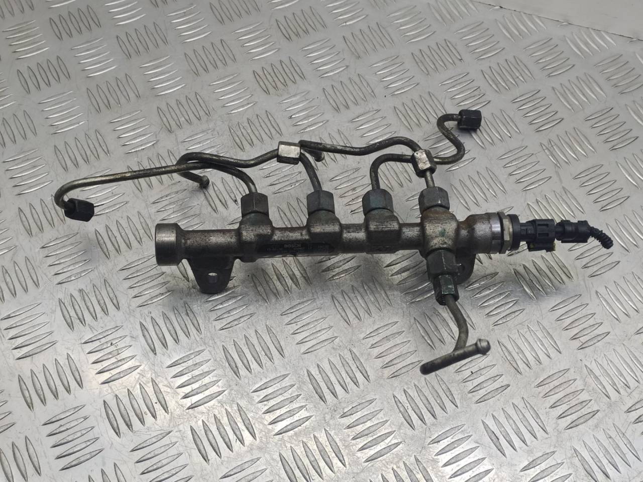 топливная рампа Alfa Romeo Giulietta 3 поколение 2010, 2.0 л., JTD, 445214192 - фото №1