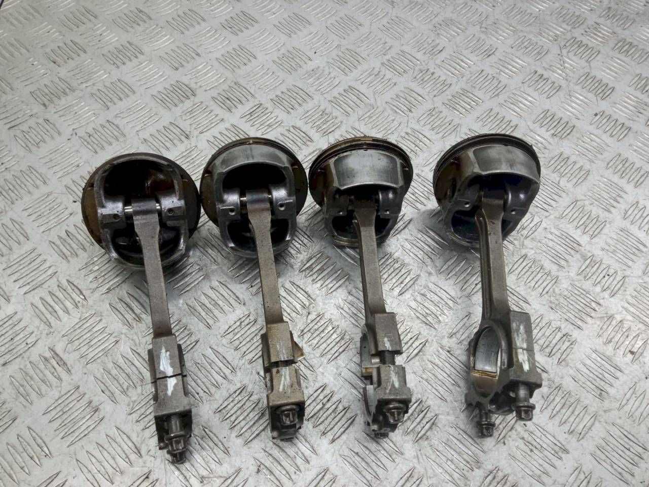 шатун Ford Mondeo 3 поколение 2002, 2.0 л. - фото №1