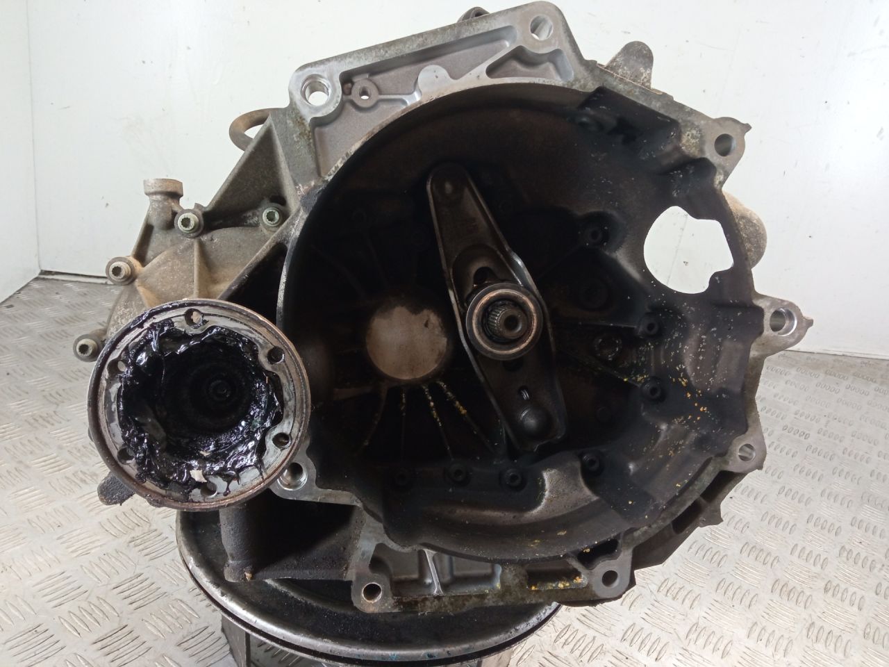 КПП механическая (МКПП) Volkswagen Golf 5 поколение 2007, 1.6 л., i, BSE, бензин, МКПП, FVH, 050601 - фото №1