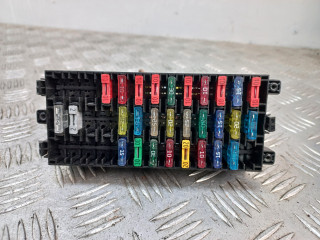 блок предохранителей Renault Kangoo 1 поколение [рестайлинг] 2005, 1.5 л., K9K 704, дизель, МКПП