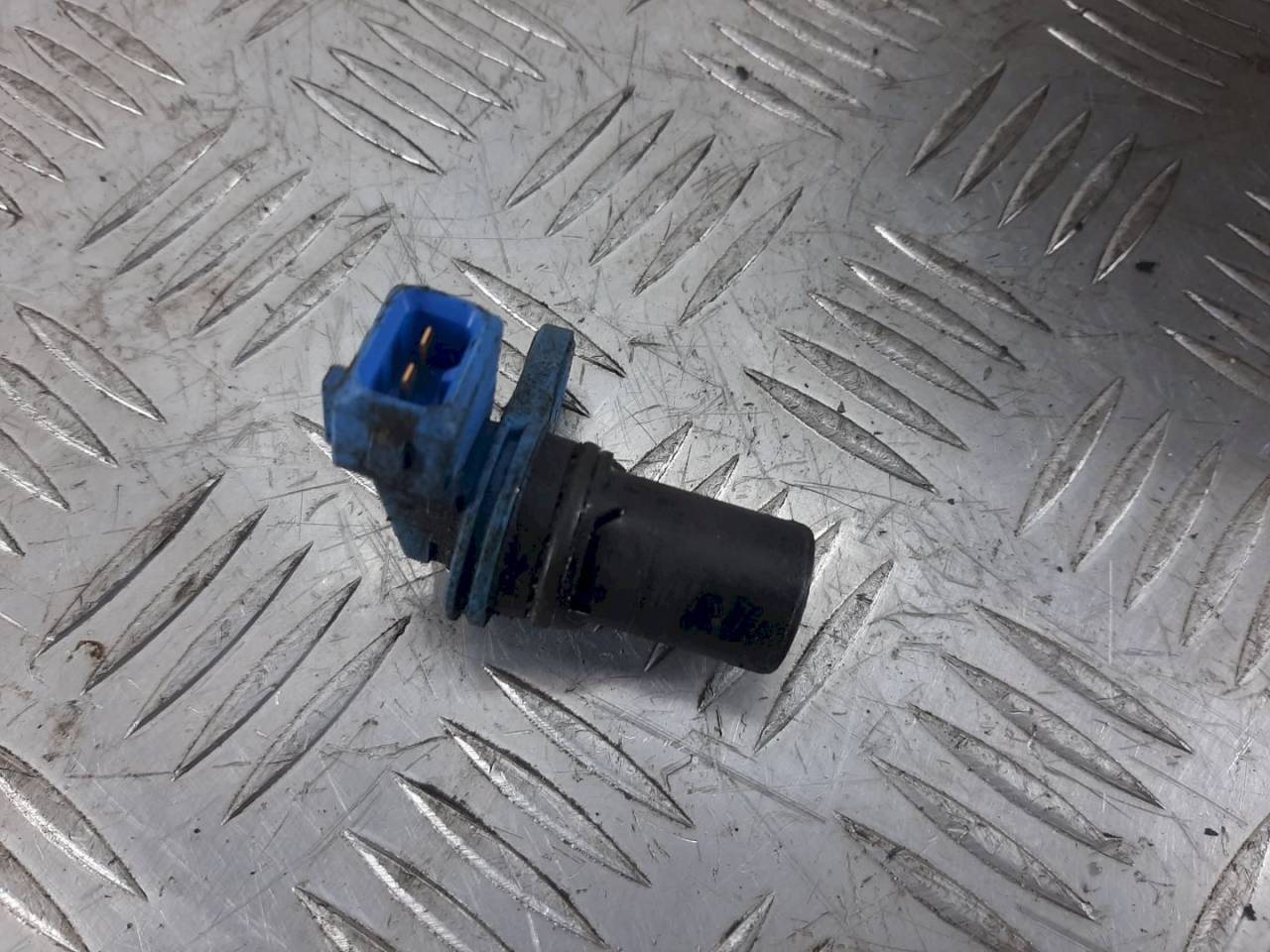 датчик распредвала Ford Fiesta 5 поколение 2005, 1.3 л., i, S107542001 - фото №1