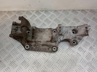 кронштейн генератора Volkswagen Bora 1 поколение 2002, 2.0 л., i, 06A903143P