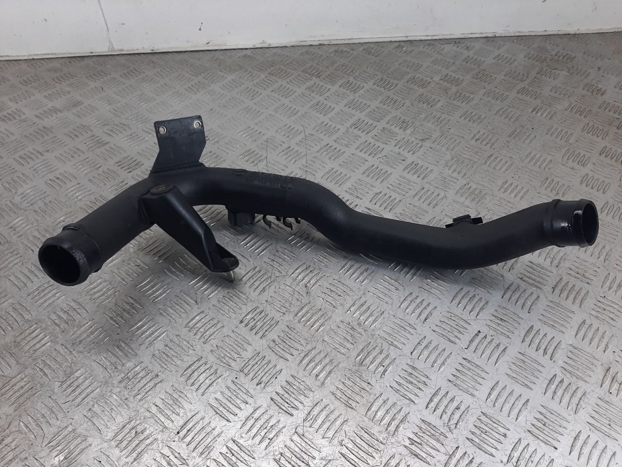 патрубок интеркулера Volkswagen Passat B5 2000, 1.9 л., TDi, дизель, 8D0145840S - фото №1