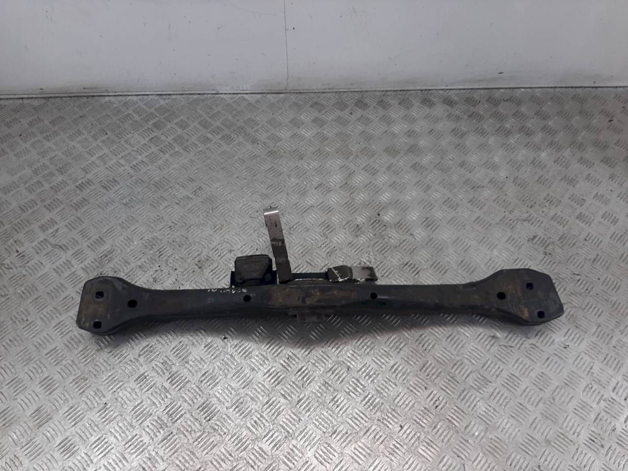 кронштейн КПП Volkswagen Touareg 1 поколение 2005, 7L0399227B - фото №1