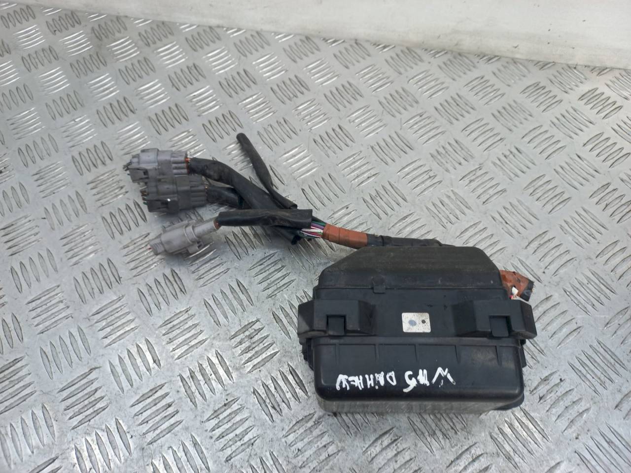 блок предохранителей Daihatsu Sirion 1 поколение M100 2000, 1.3 л., i, 82661-87408 - фото №1