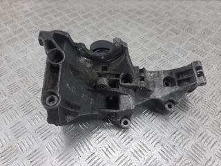 кронштейн полуоси Audi A4 B7 2006, 2.0 л., дизель, 03G903143D