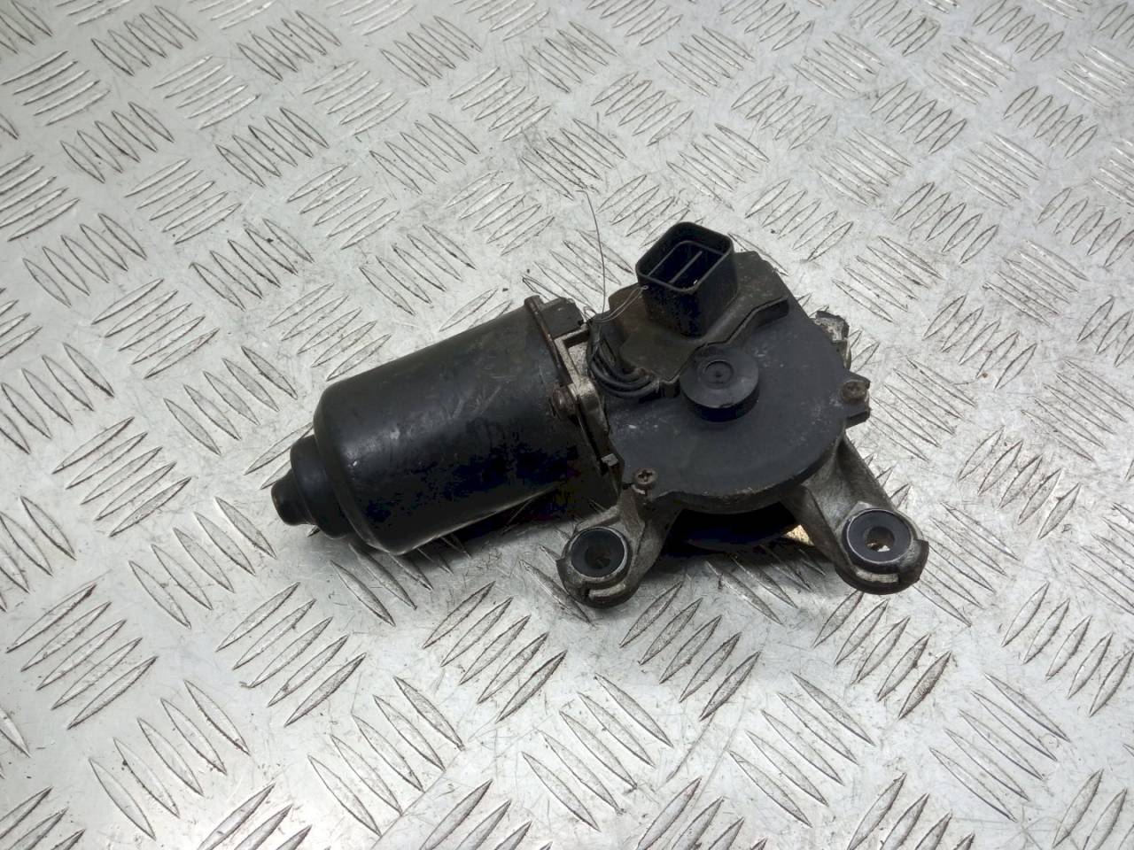 моторчик передних стеклоочистителей (дворников) Kia Rio 1 поколение 2001 - фото №1