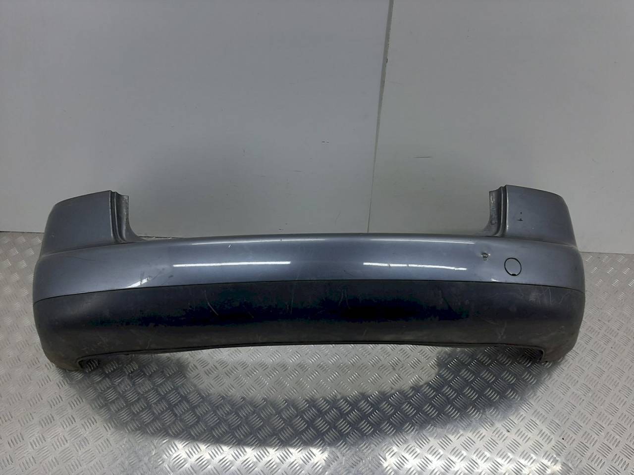 бампер задний Volkswagen Touran 1 поколение 2006 - фото №1