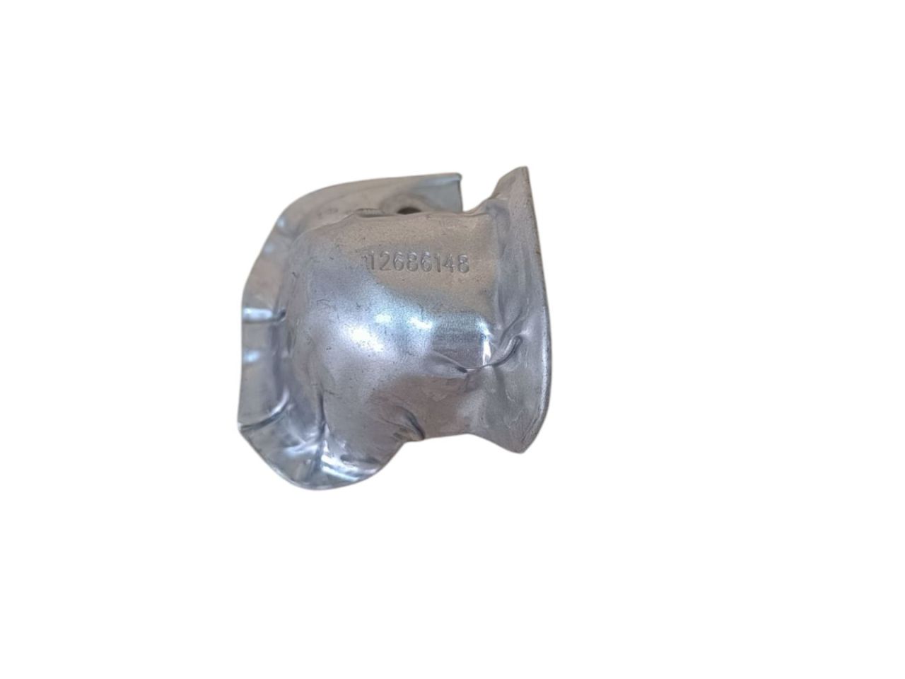 Защитный теплоэкран коллектора перед. лев. низ. GMC Yukon 5 поколение 2021, 12686148 - фото №1