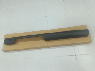 панели молдинг перед. прав. низ. Land Rover Defender 2 поколение 2022, LR171701