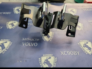 захватный крюк капота Volvo XC60 2 поколение 2019, 2.0 л., D4204T14, дизель, АКПП, хетчбэк 5 дв., полный привод, правый руль, 32219336, 32219337