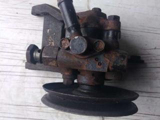 насос гидроусилителя руля Nissan Bluebird 910 1988, 2.0 л., бензин, седан