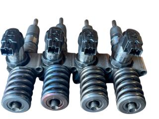 форсунка Volkswagen Passat B6 2008, 2.0 л., дизель, 03G130073D