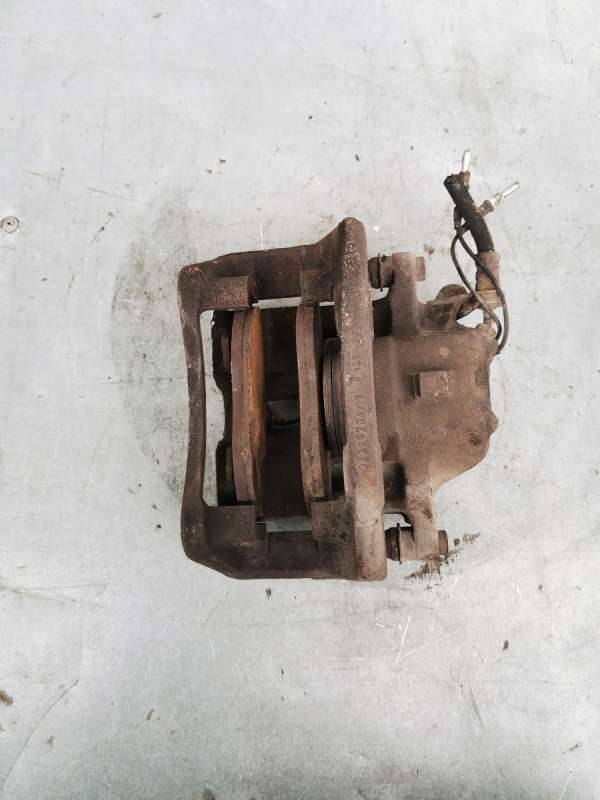 суппорт передний левый Peugeot 605 1 поколение 1994, 2.1 л., дизель, седан - фото №1