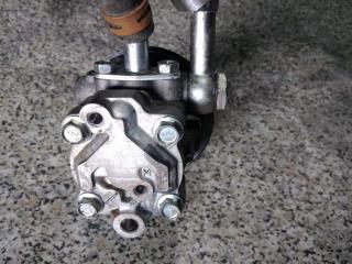 насос гидроусилителя руля Nissan Pathfinder R51 2008, 2.5 л., дизель