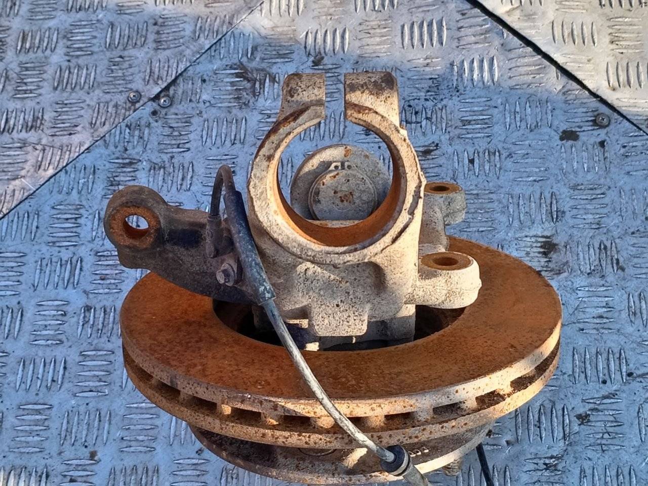 ступица передняя правая Ford Transit 7 поколение 2010, дизель - фото №1