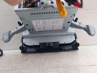 монитор мультимедиа Toyota Land Cruiser J200 2011