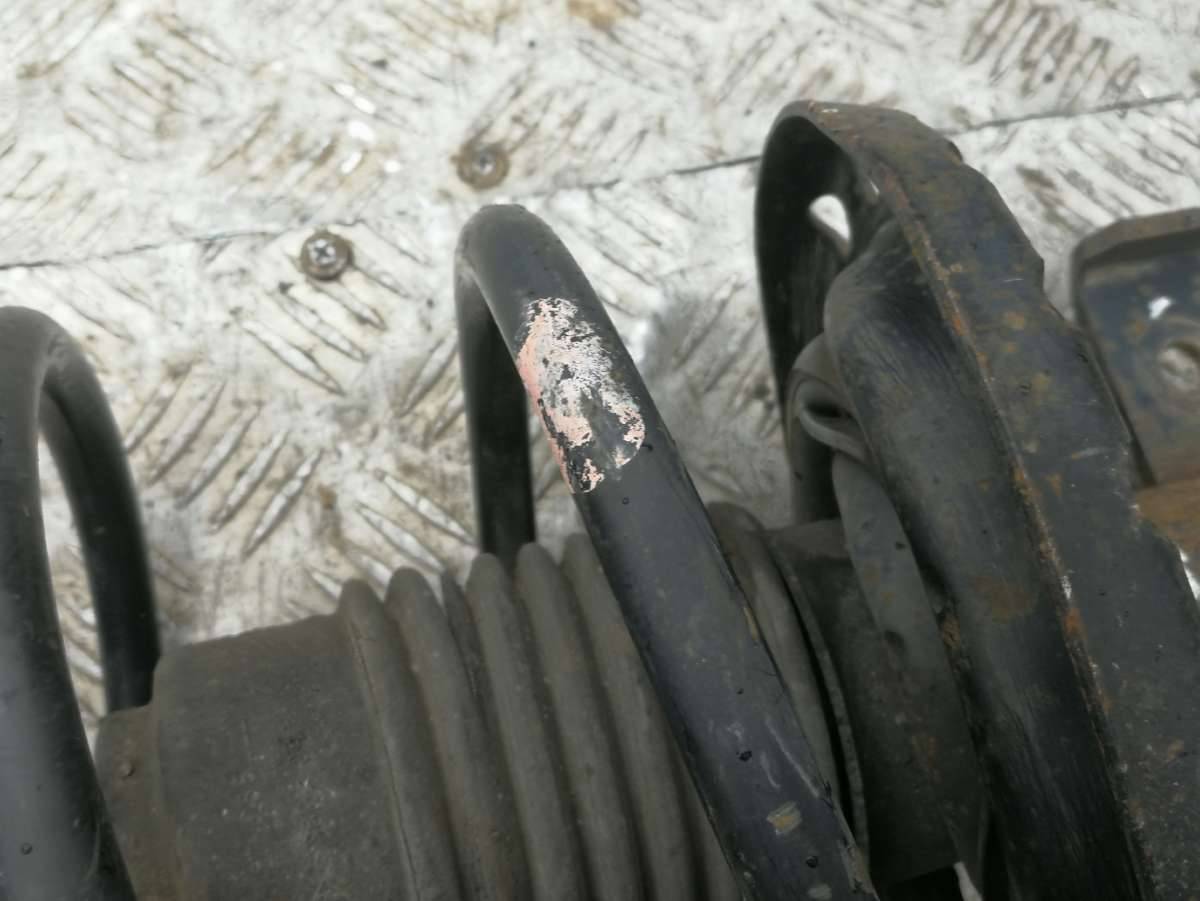 стойка передняя левая Renault Modus 1 поколение 2004 - фото №1