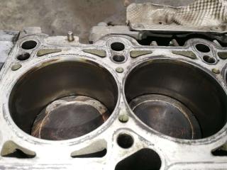 блок цилиндров Audi A4 B6 2001, 2.0 л., бензин, ALT