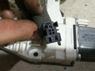 моторчик стеклоподъемника передний левый Skoda Superb 2 поколение 2013