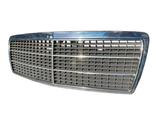 решетка капота Mercedes-Benz C-Класс W202/S202 1995, 2028880023