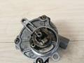 насос вакуумный Mercedes-Benz Vito W638 2002, 2.2 л., CDi, дизель - фото №2